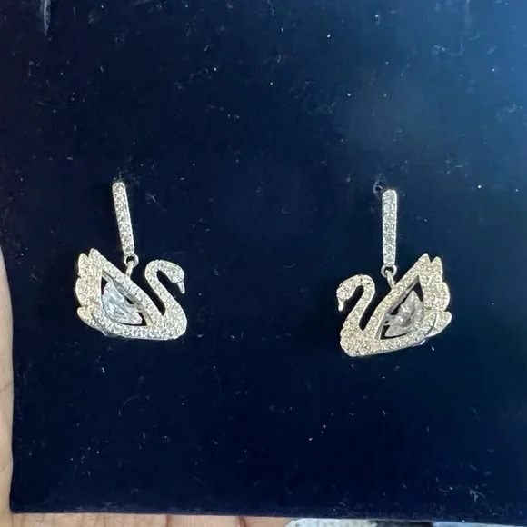 - Swarovski 311797 No.5514420 Dancing Swan Drop Earrings, White - Rhod… - Picture 11 of 12